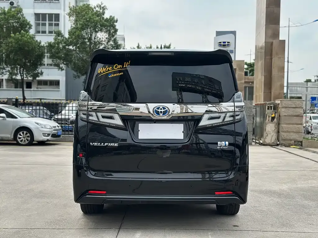 Toyota Vellfire — фото 7