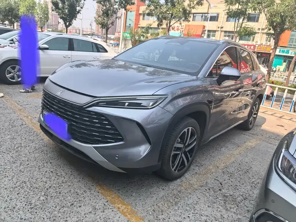 BYD L DM-i — фото 1