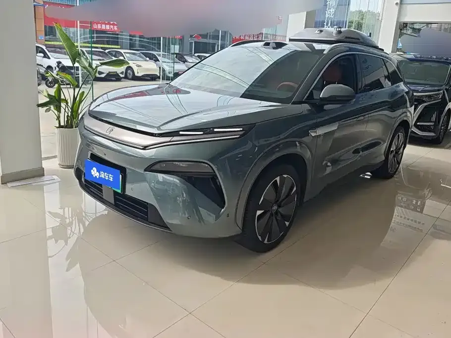 BYD Tang L — фото 1