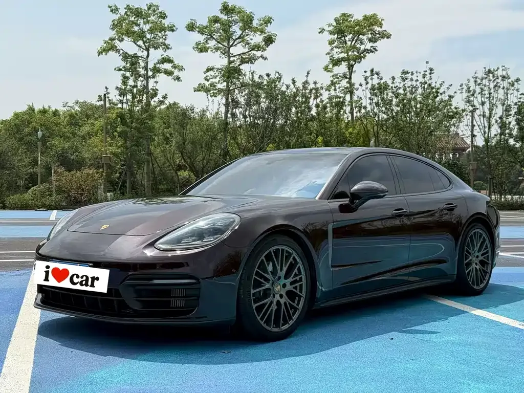 Porsche Panamera — фото 1