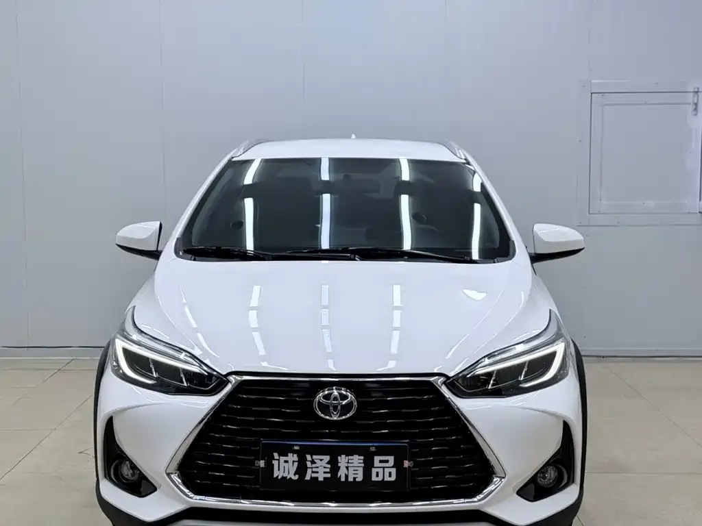 Toyota Yaris L — фото 5