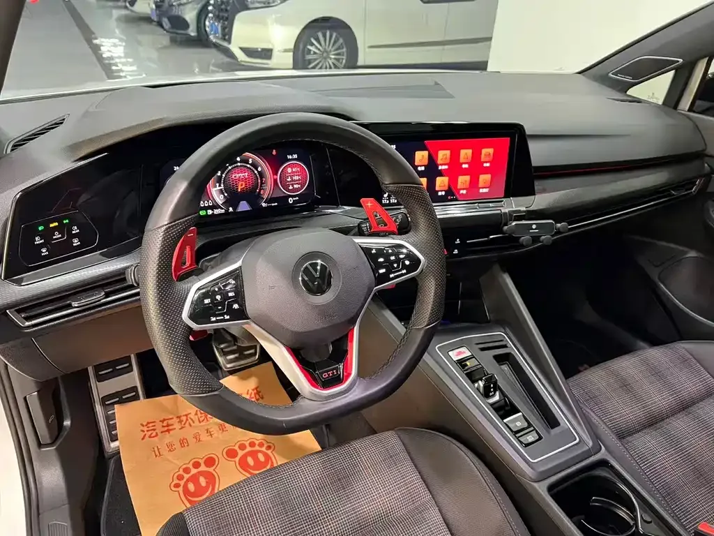 Volkswagen Golf GTI — фото 5