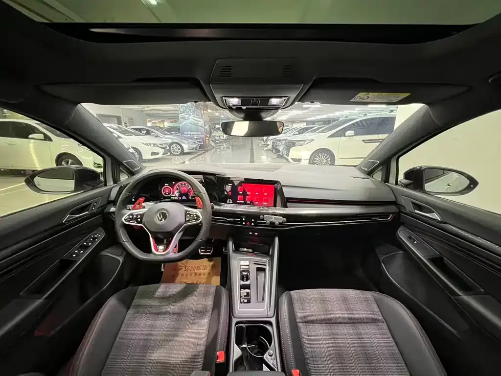 Volkswagen Golf GTI — фото 7