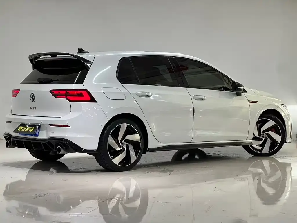Volkswagen Golf GTI — фото 2