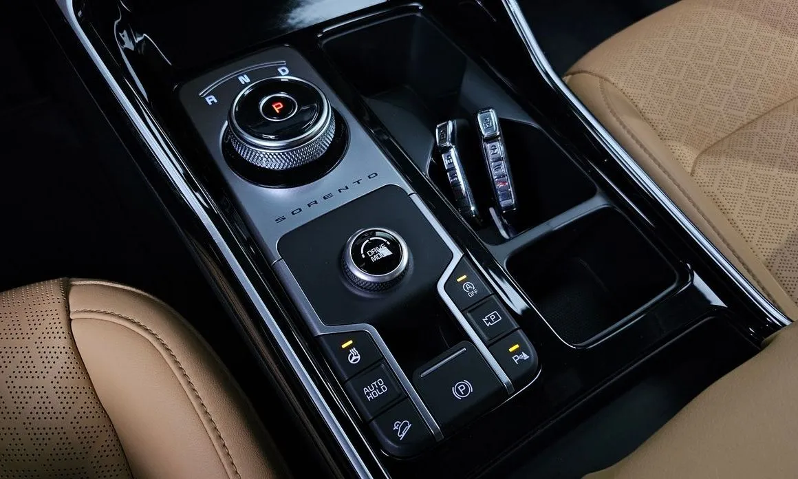Kia Sorento — фото 7