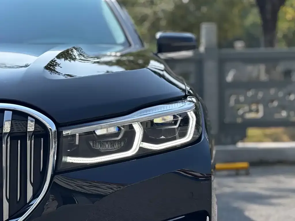 BMW 7 Series — фото 9