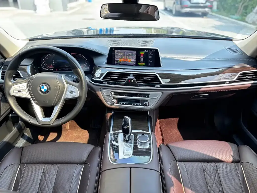 BMW 7 Series — фото 4