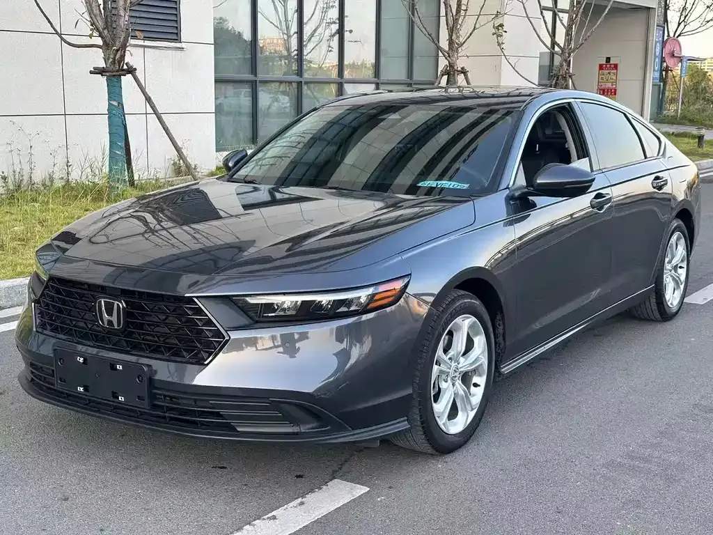 Honda Accord — фото 1