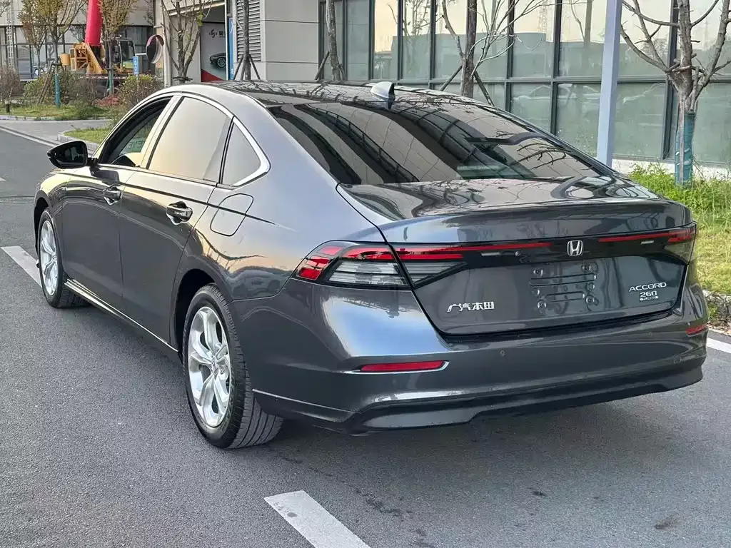 Honda Accord — фото 5