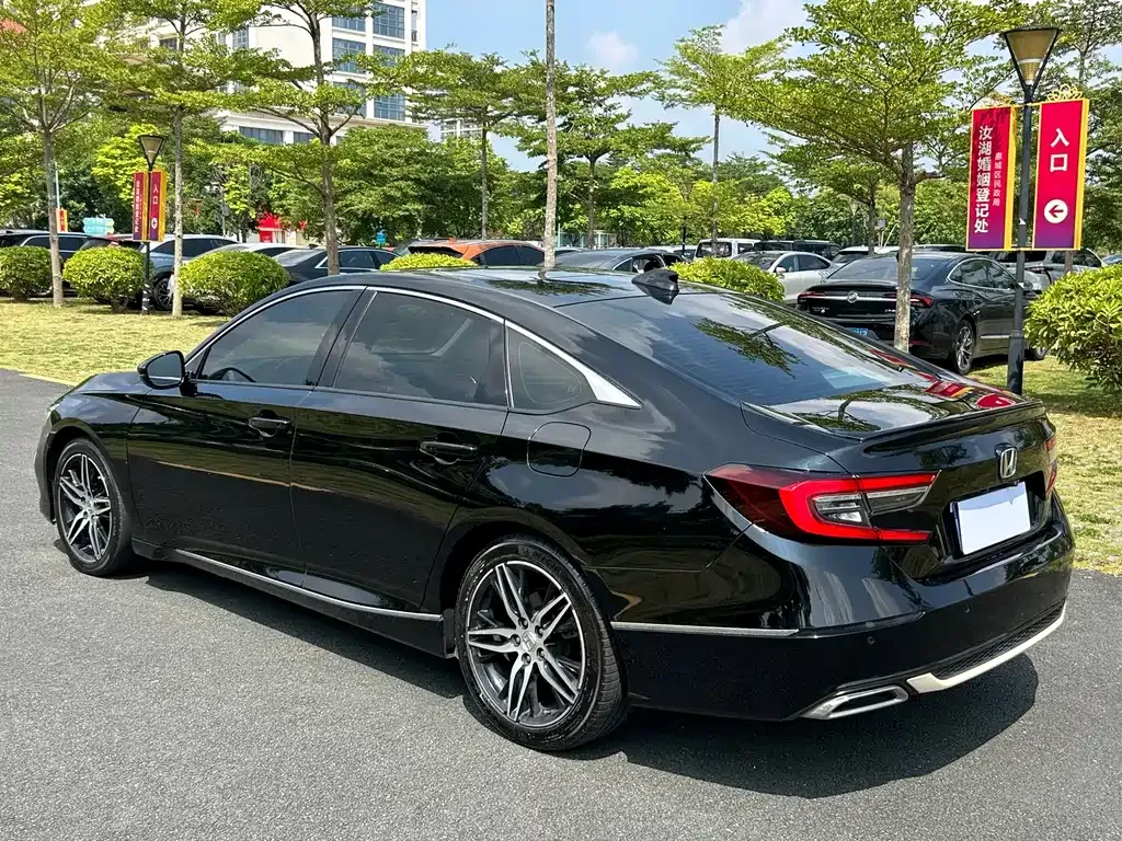 Honda Accord — фото 6