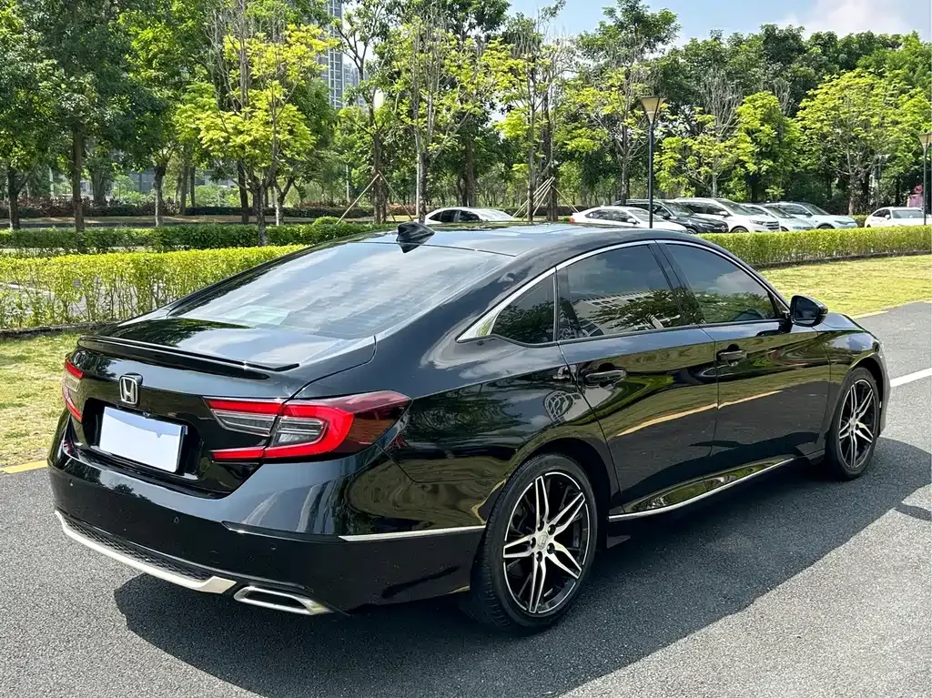 Honda Accord — фото 3