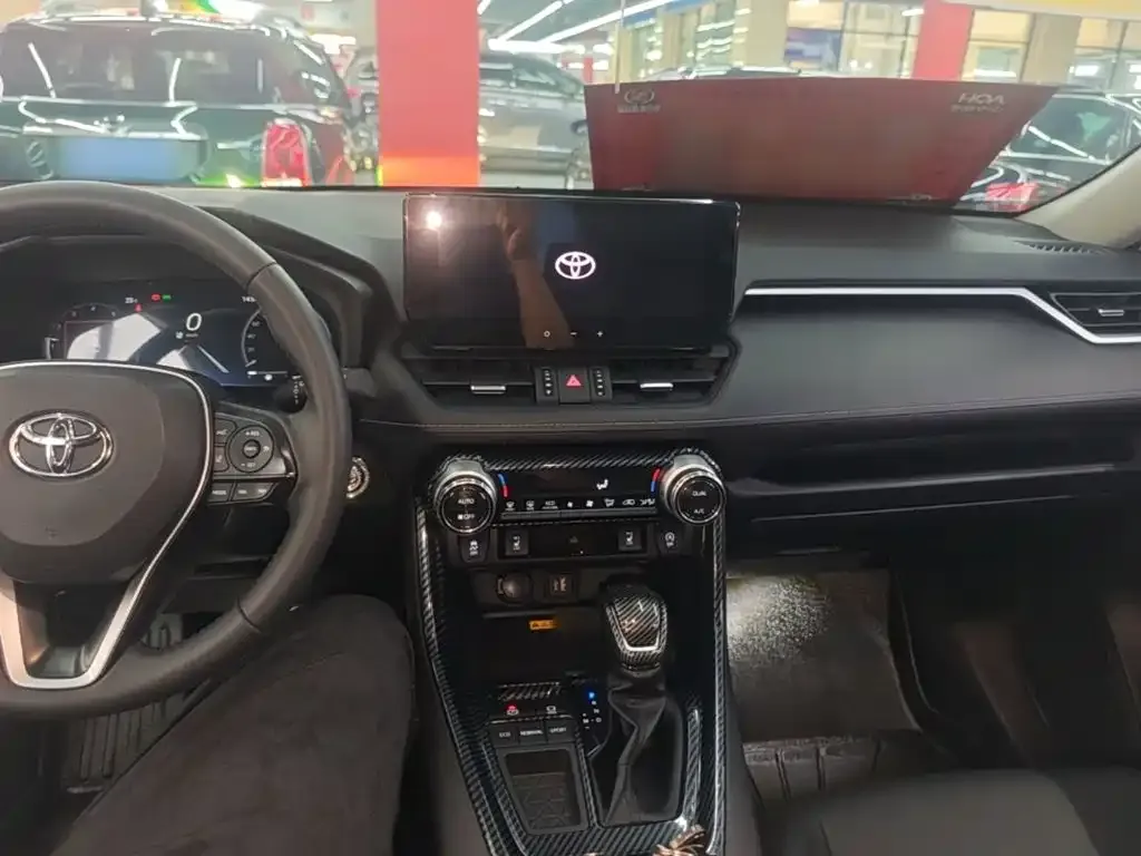 Toyota RAV4 — фото 3