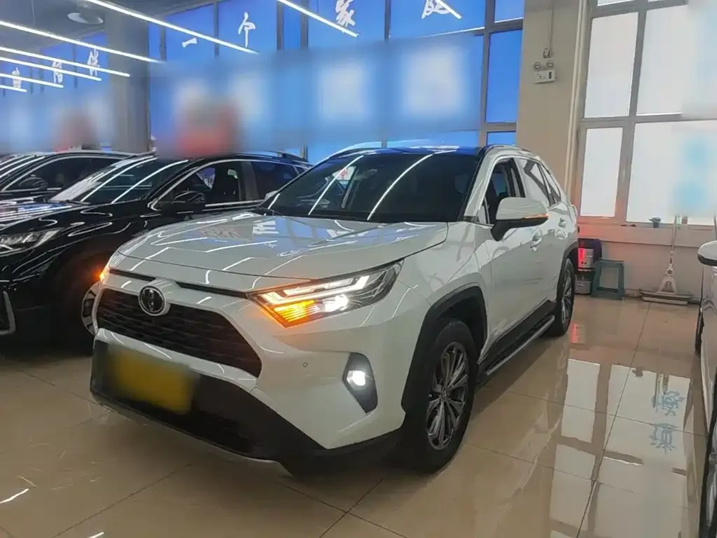 Toyota RAV4 — фото 9
