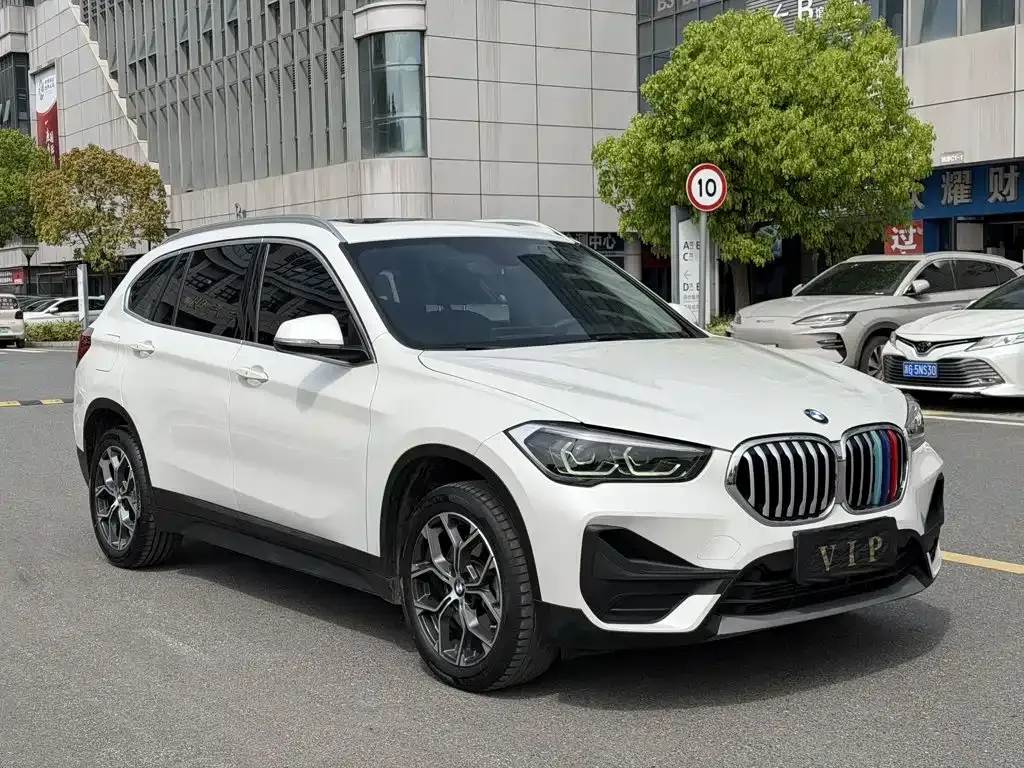 BMW X1 — фото 9