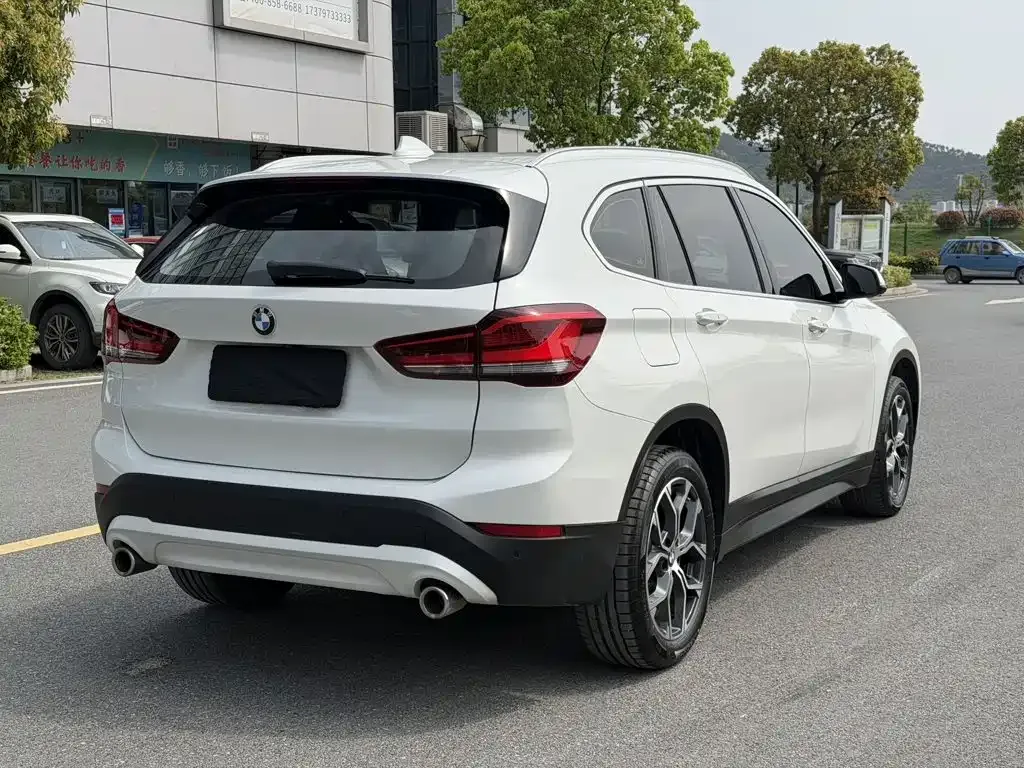 BMW X1 — фото 8
