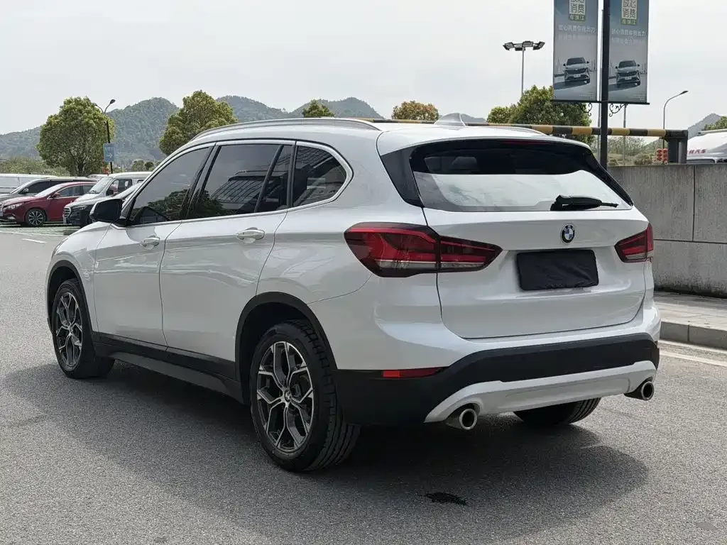 BMW X1 — фото 7