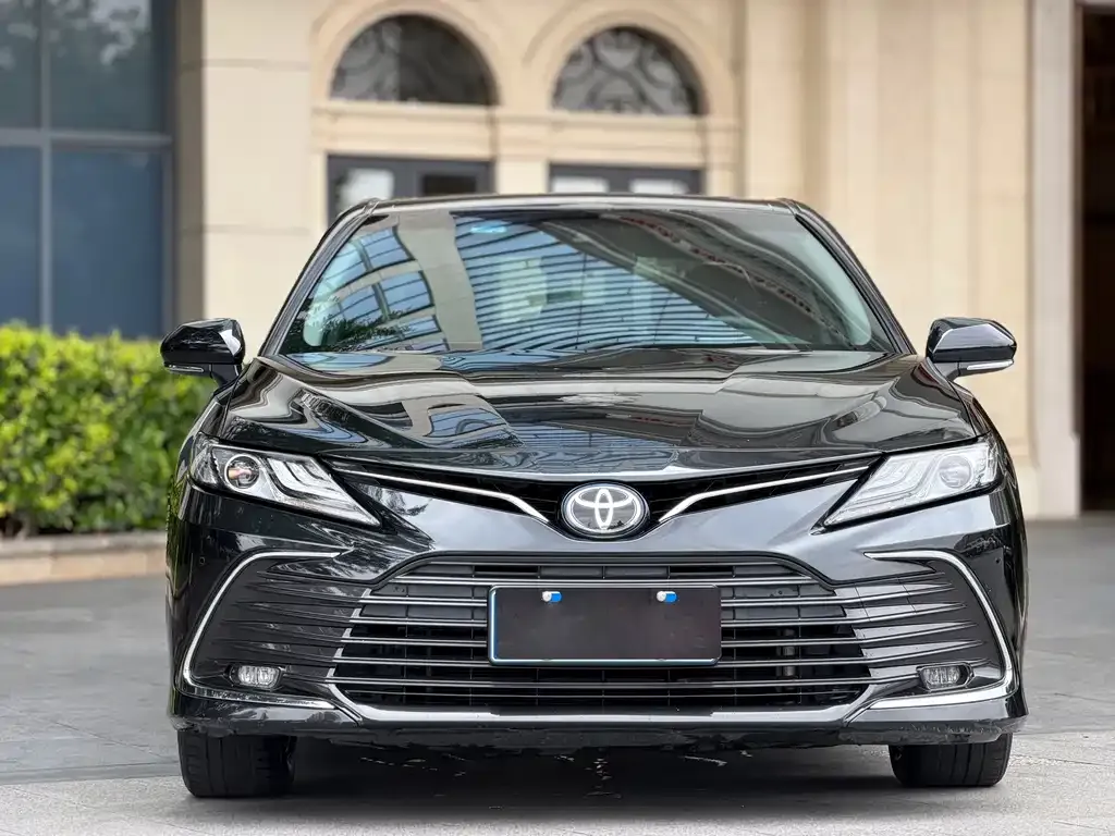 Toyota Camry — фото 7