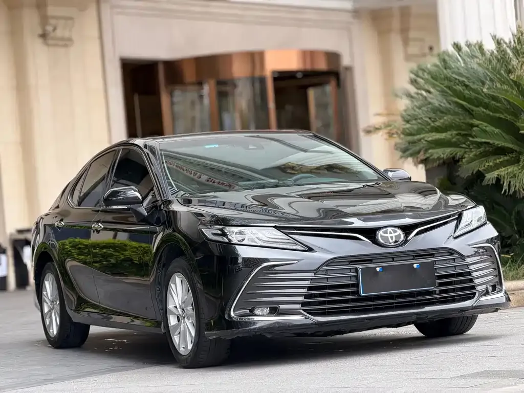 Toyota Camry — фото 3