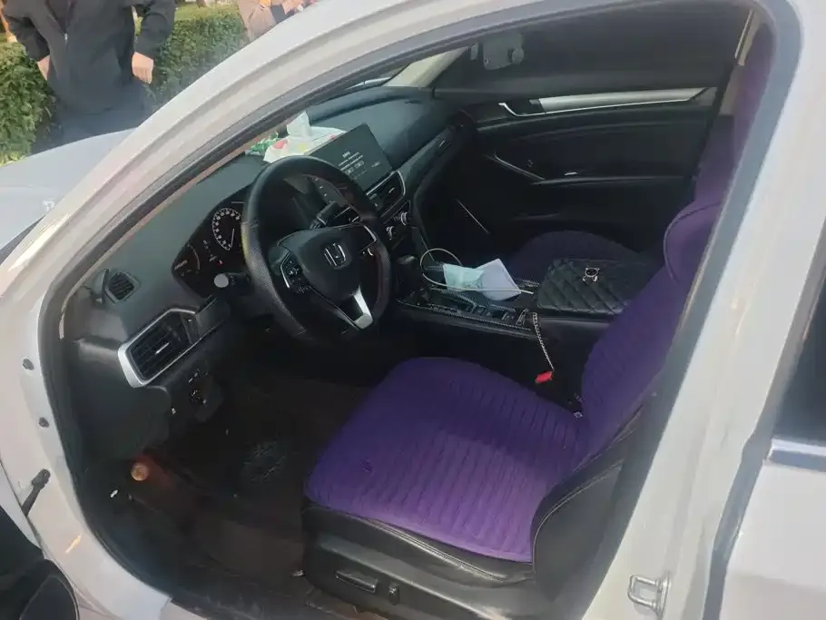 Honda Accord — фото 10