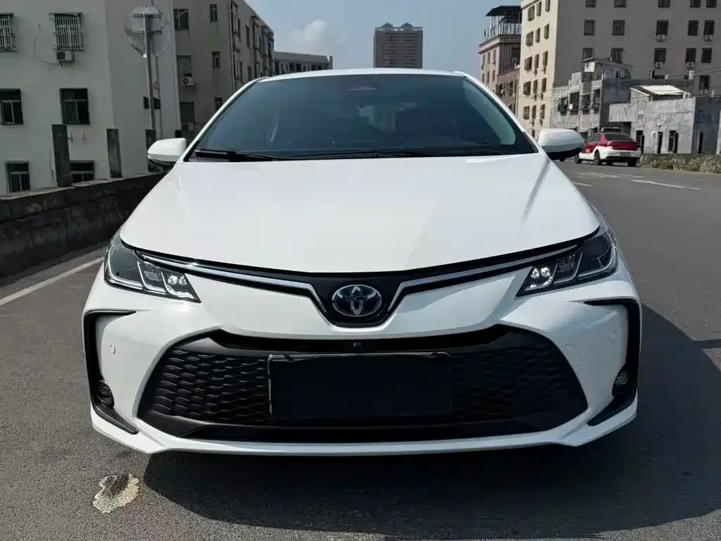 Toyota Corolla — фото 6