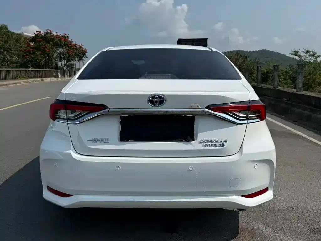 Toyota Corolla — фото 2