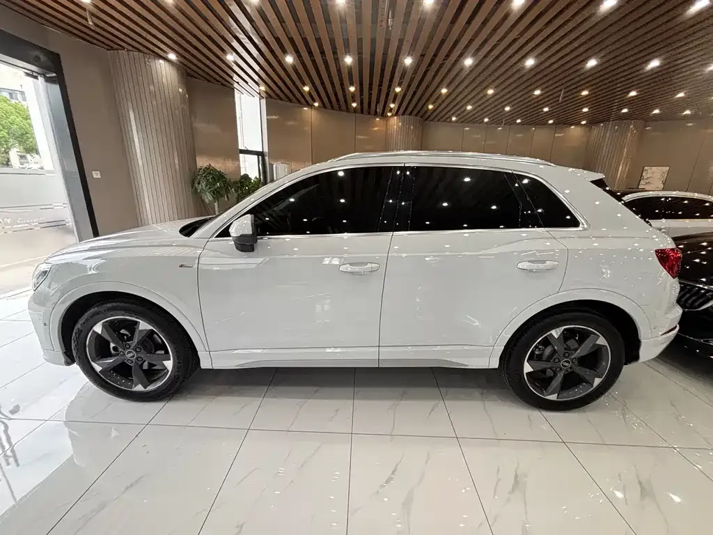 Audi Q3 — фото 4
