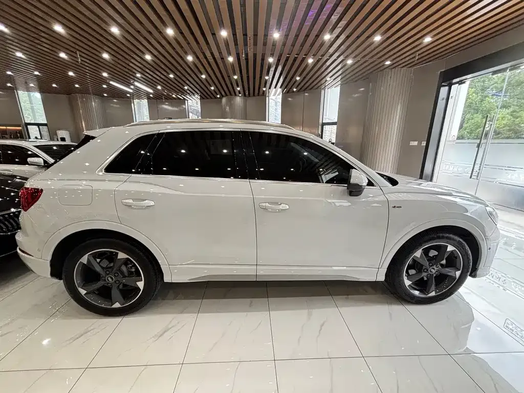 Audi Q3 — фото 9