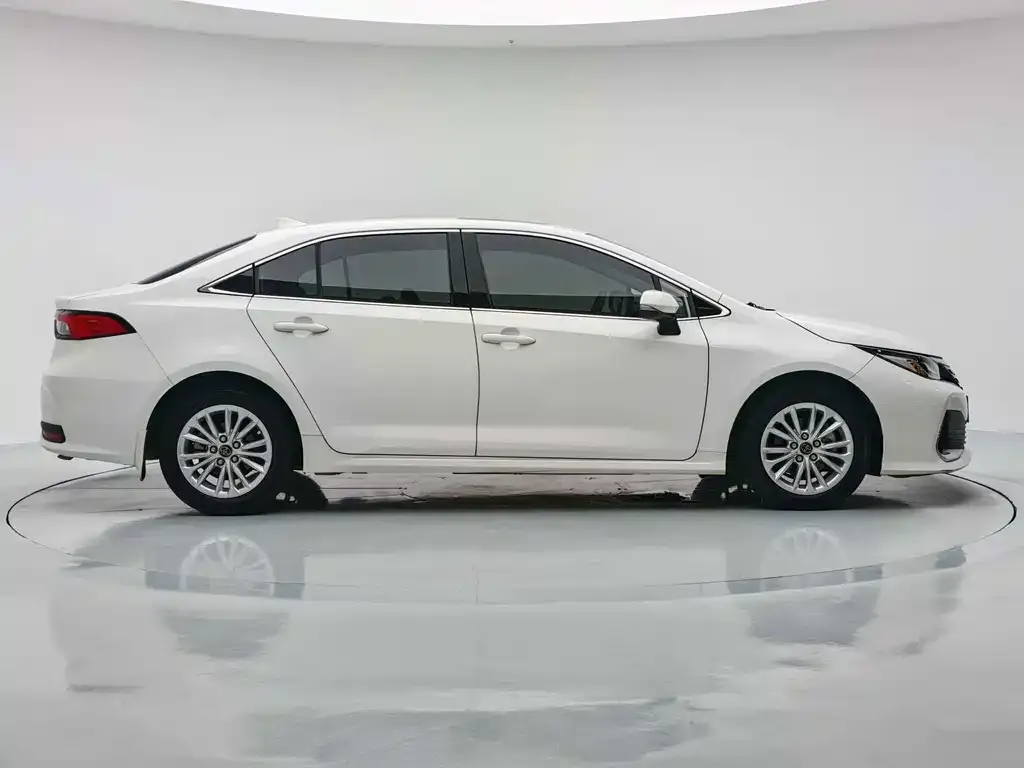 Toyota Allion — фото 5