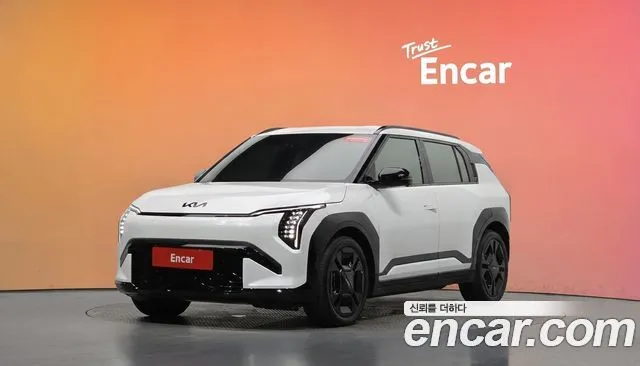 Kia EV3 — фото 1