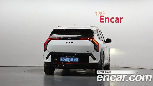 Kia EV3 — фото 3