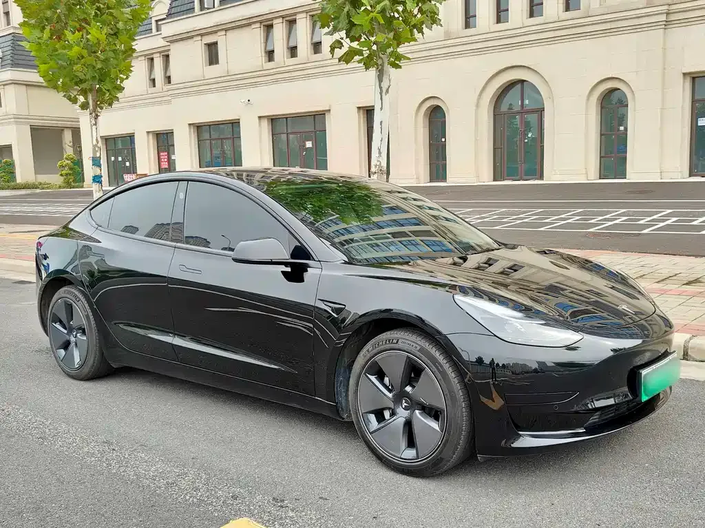 Tesla Model 3 — фото 3
