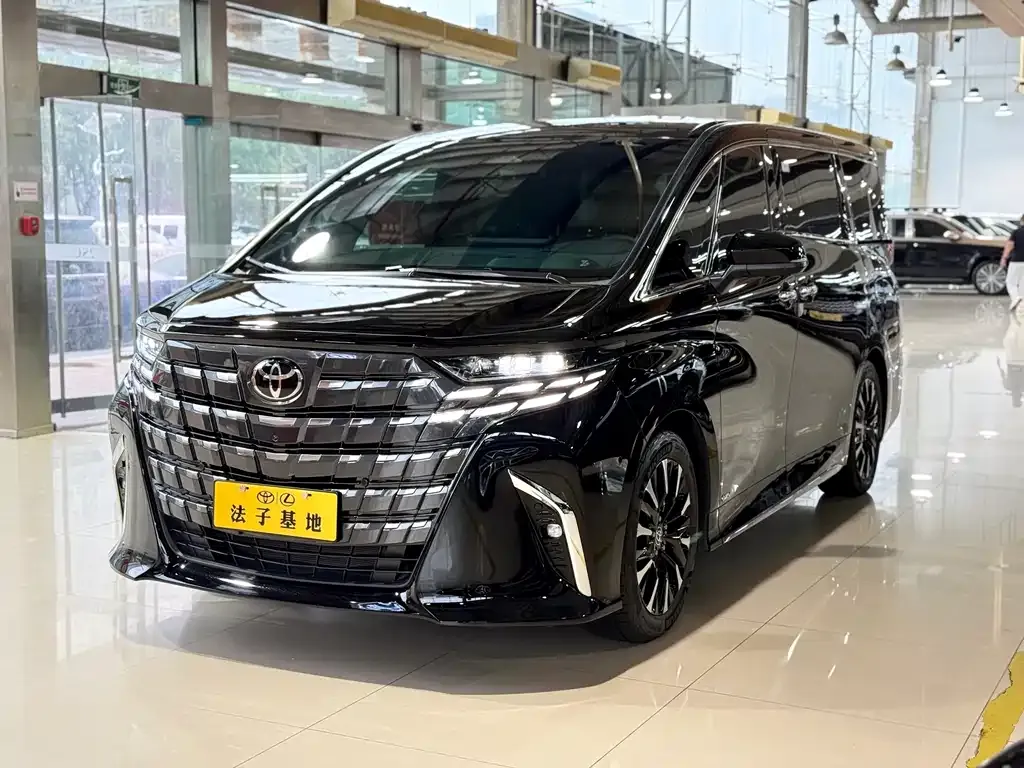 Toyota Alphard — фото 9
