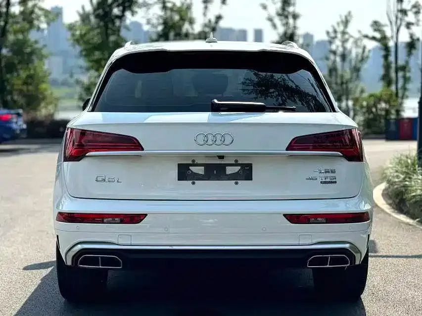 Audi Q5L — фото 5