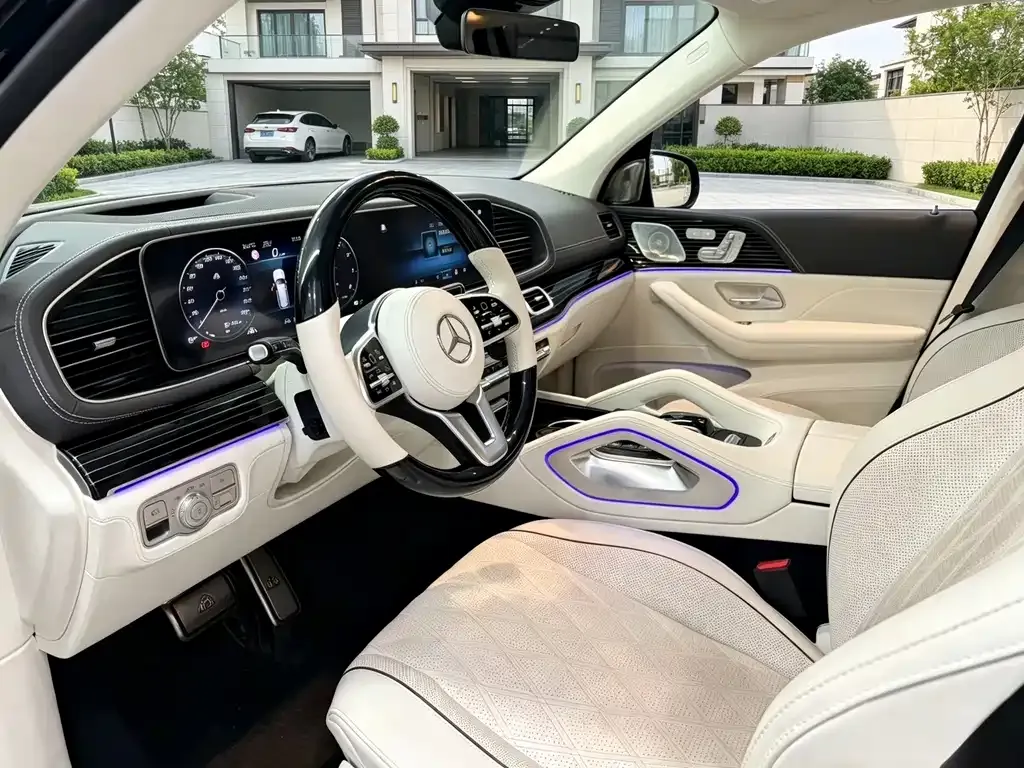 Mercedes-Benz GLS — фото 8