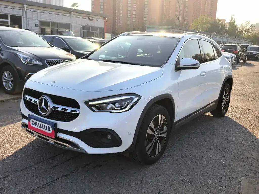 Mercedes-Benz GLA — фото 1