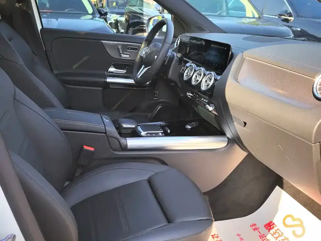 Mercedes-Benz GLA — фото 6