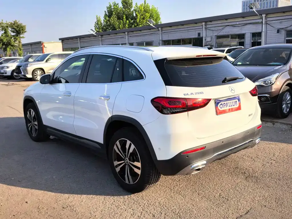 Mercedes-Benz GLA — фото 9