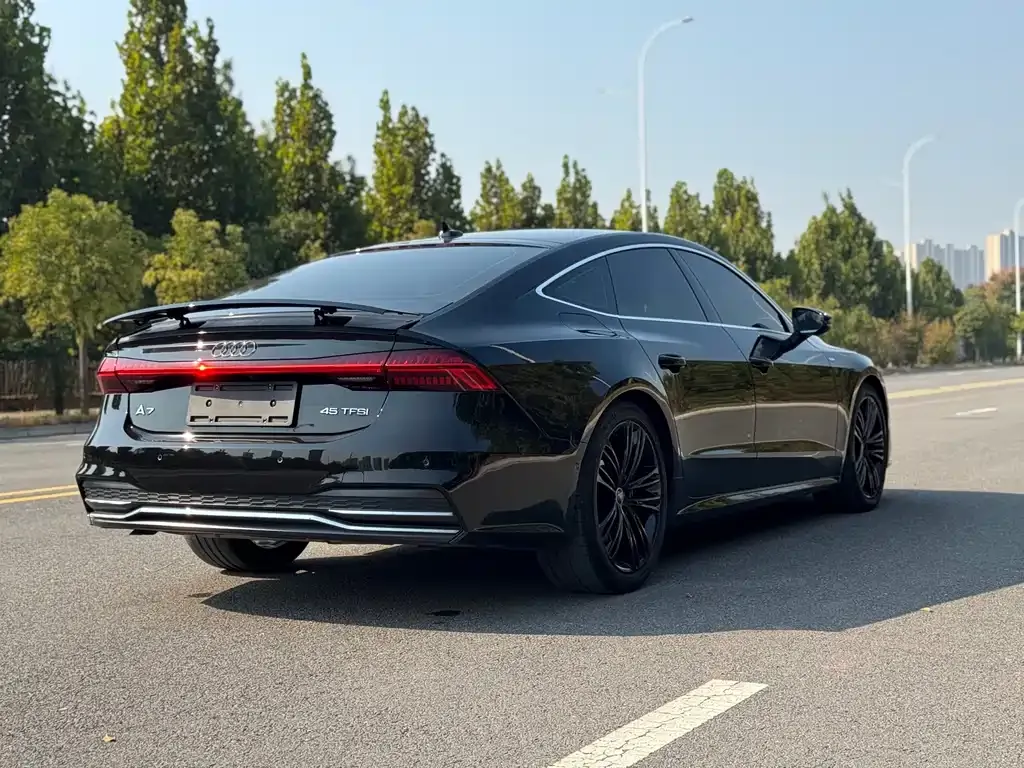 Audi A7 — фото 9