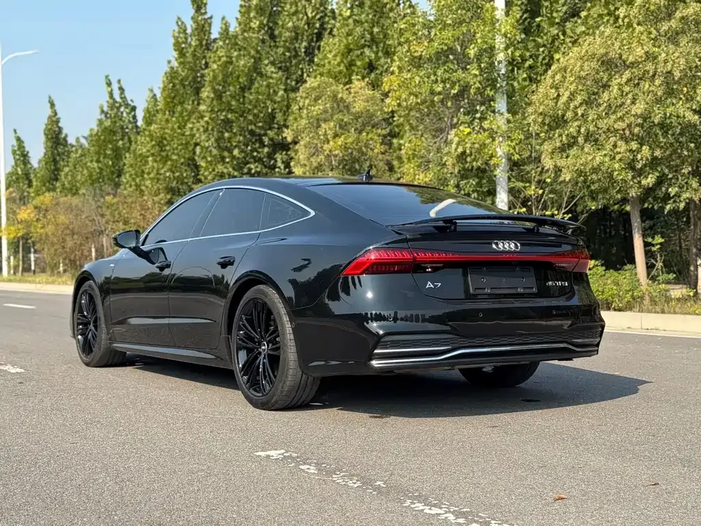 Audi A7 — фото 10