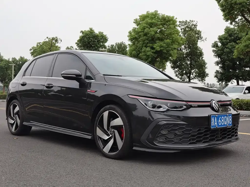 Volkswagen Golf GTI — фото 9