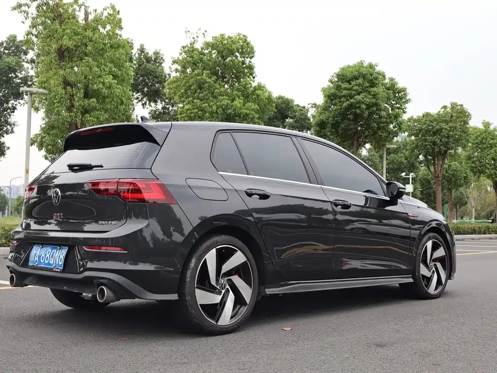 Volkswagen Golf GTI — фото 3
