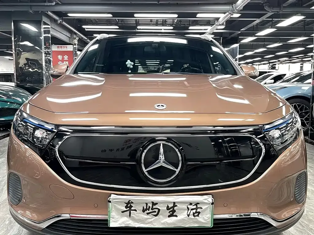 Mercedes-Benz EQA — фото 1