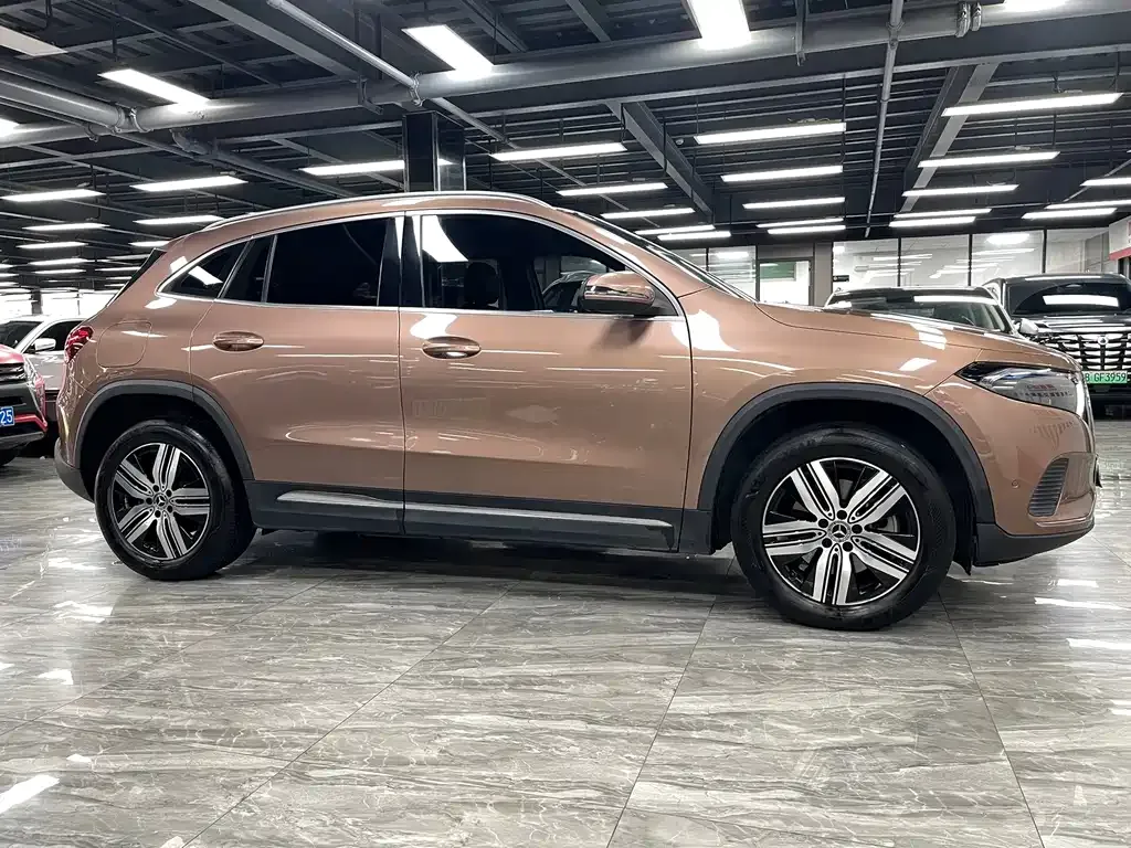 Mercedes-Benz EQA — фото 6