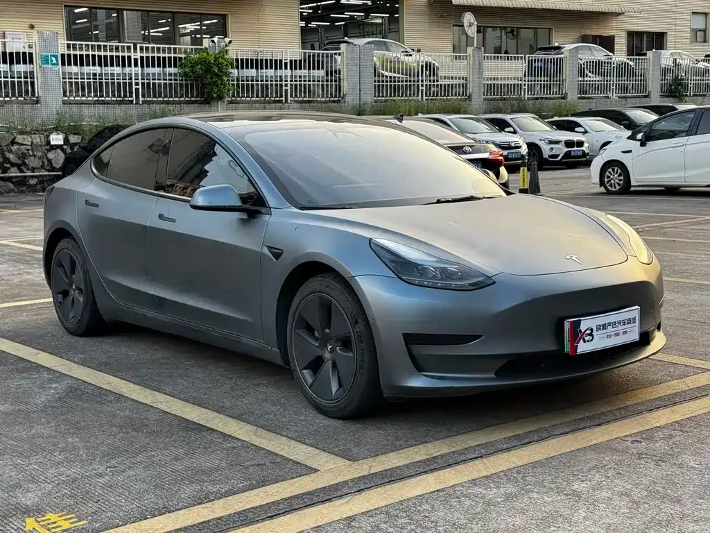 Tesla Model 3 — фото 10