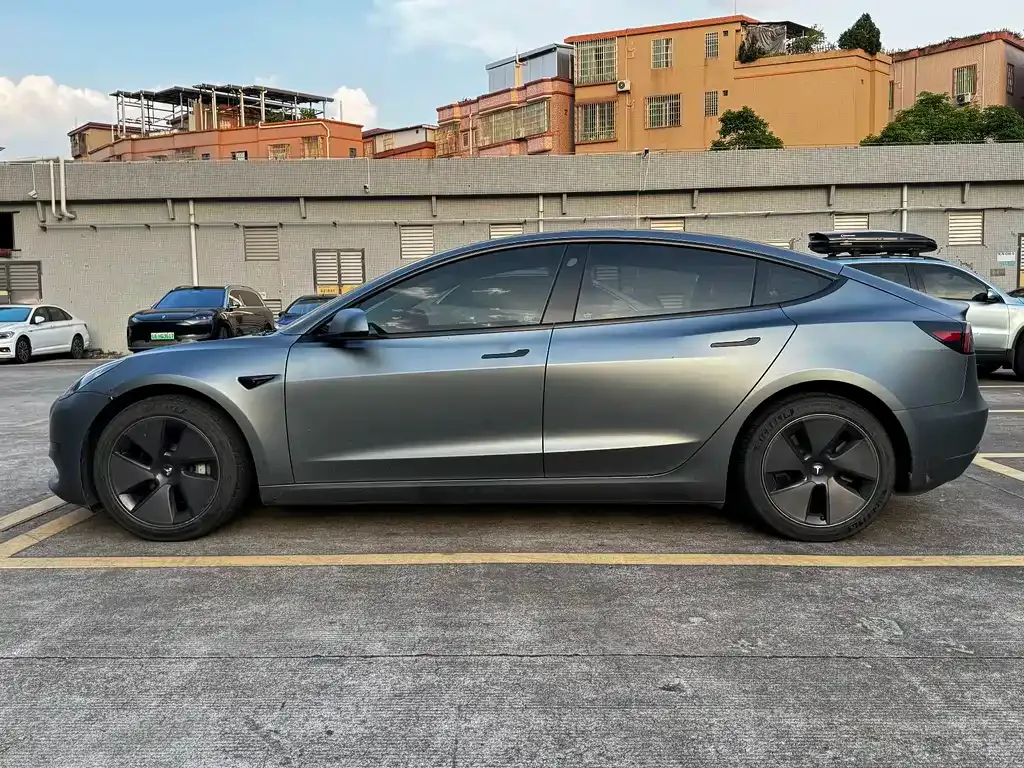 Tesla Model 3 — фото 2