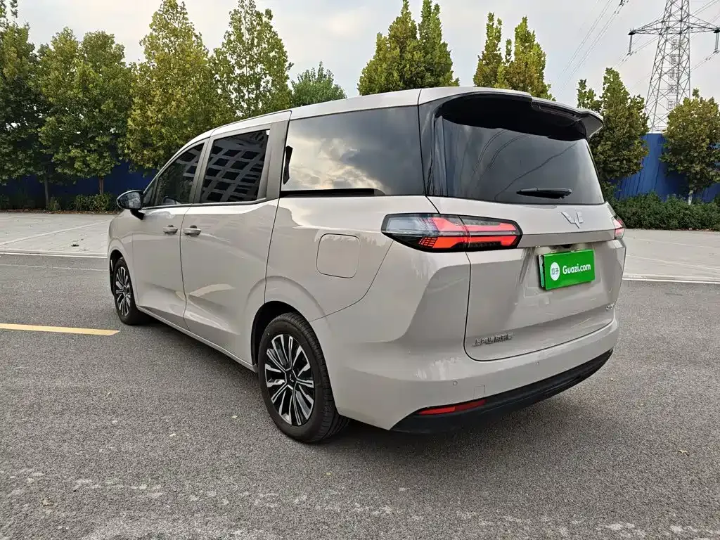 Wuling Xingguang 730 New Energy — фото 1