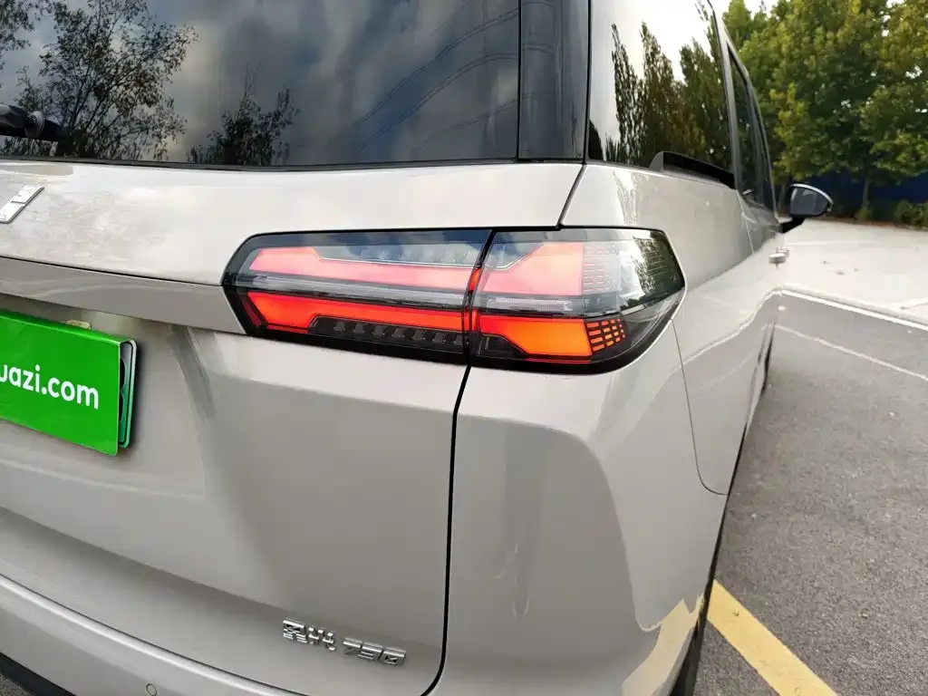 Wuling Xingguang 730 New Energy — фото 3