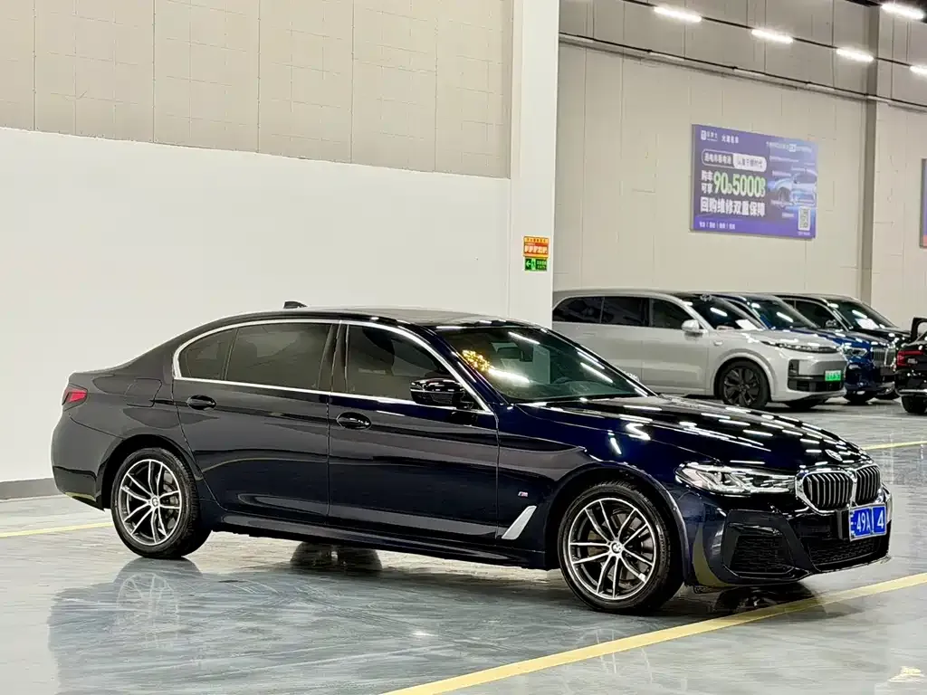BMW 5 Series — фото 1
