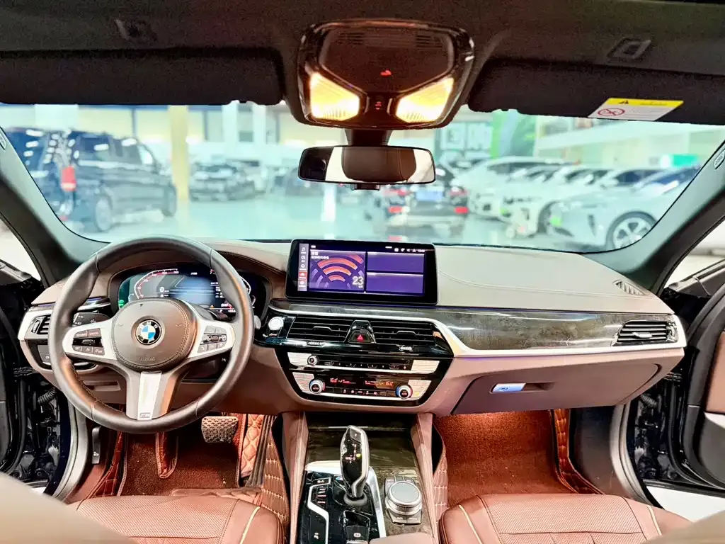 BMW 5 Series — фото 9