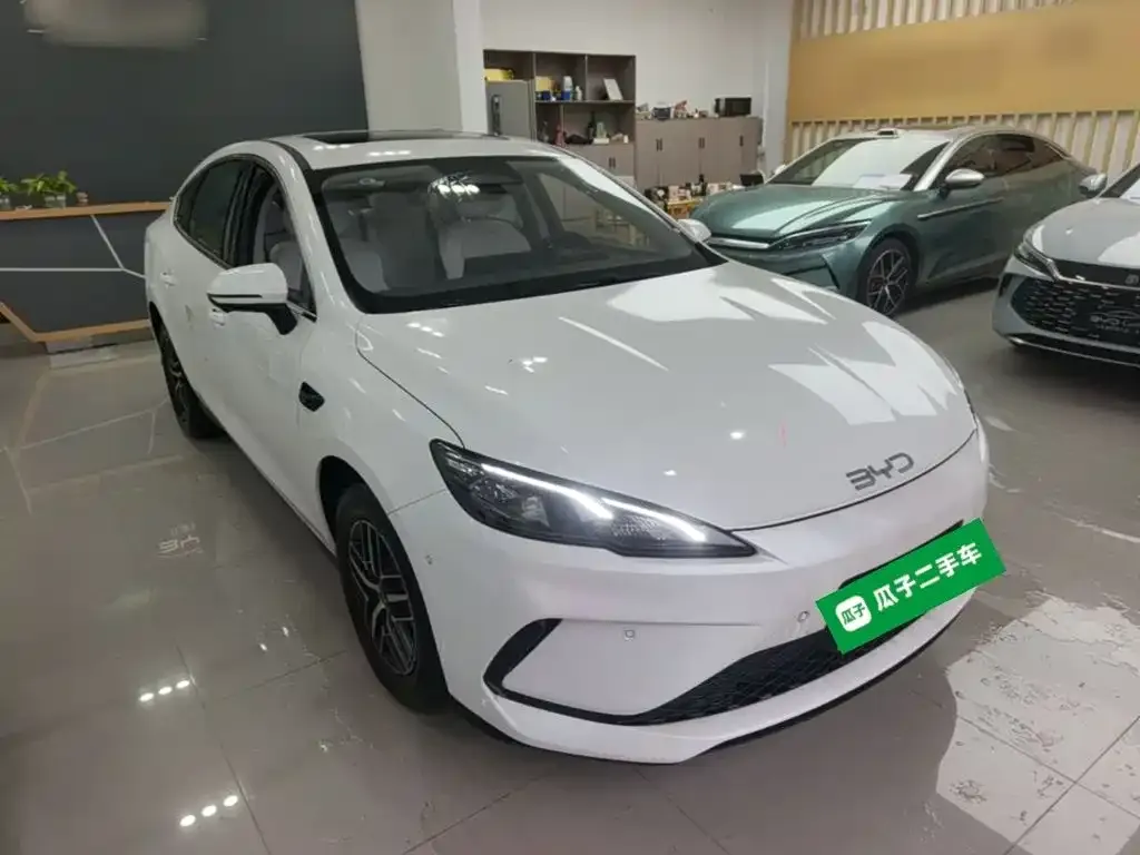 BYD Seal 05 DM-i — фото 10